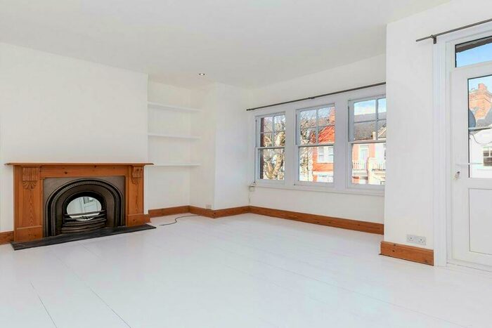 2 Bedroom Flat To Rent In Rathcoole Gardens, Crouch End, N8