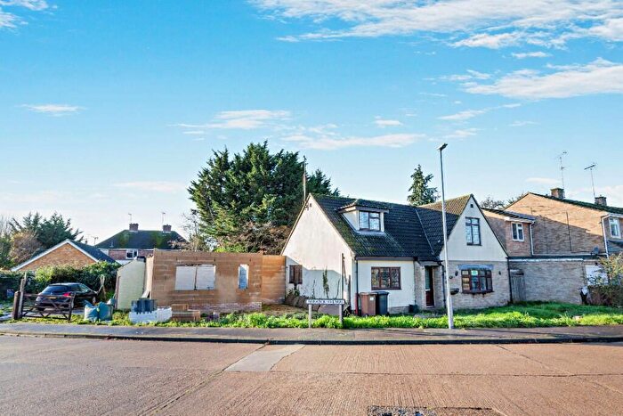 4 Bedroom Detached House For Sale In Berwick Avenue, Chelmsford, Essex, CM1