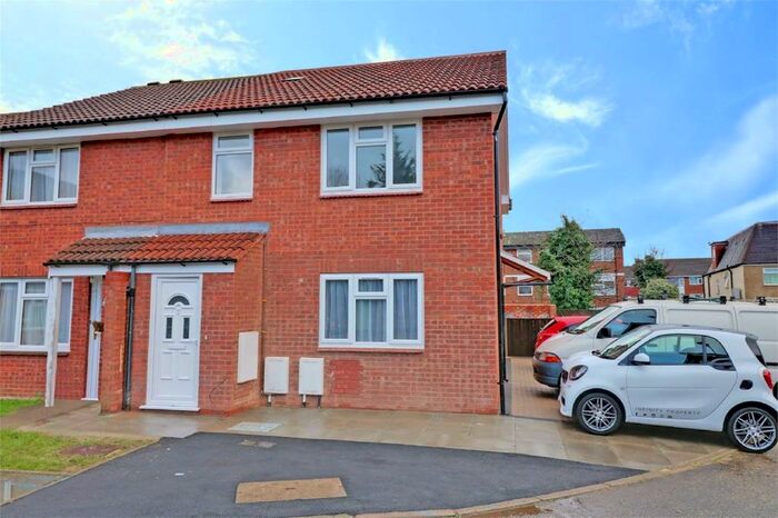 2 Bedroom Flat To Rent In Rufford Close, Harrow, HA3