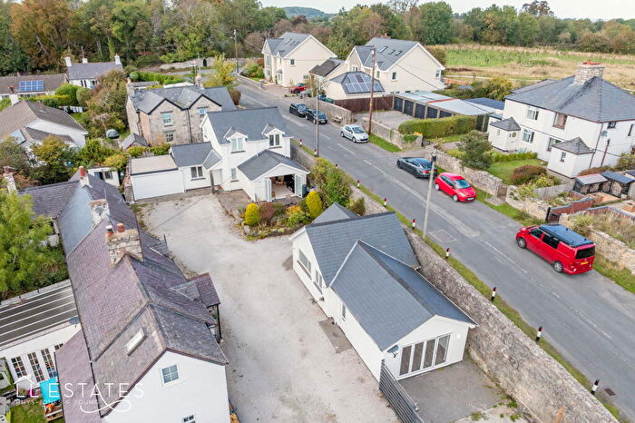 4 Bedroom Detached House For Sale In Ffordd Bryn Y Garn, Henllan, LL16