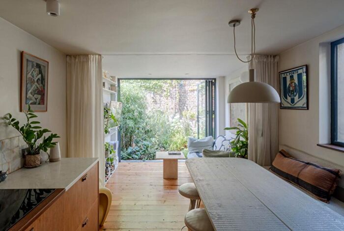 2 Bedroom Flat For Sale In Hesketh Road, Forest Gate, London, E7