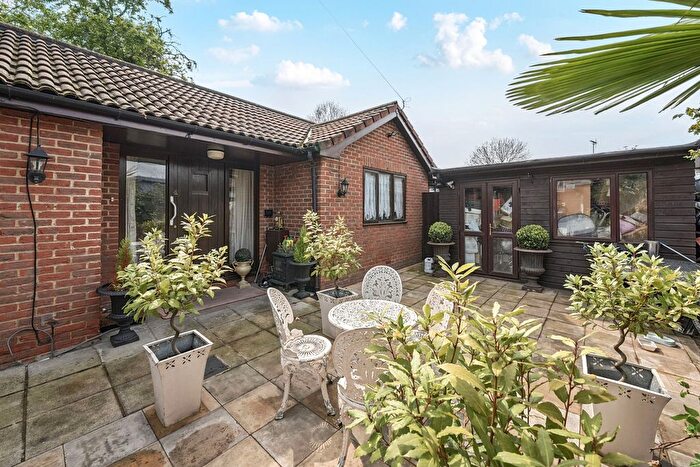 4 Bedroom Detached House For Sale In Chestnut Close, West Drayton, UB7