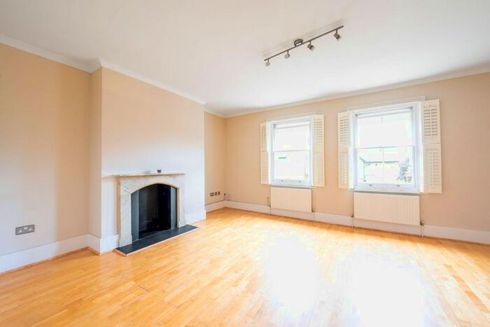 2 Bedroom Flat To Rent In Homefield Road, Wimbledon Village, London, SW19