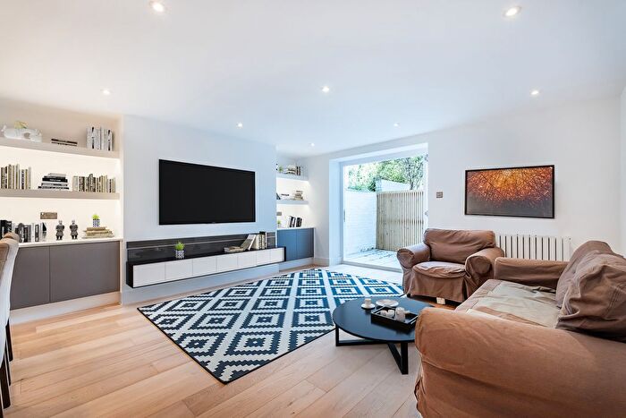 1 Bedroom Flat For Sale In Holland Park Avenue, London, W11