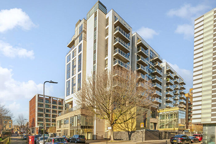 3 Bedroom Apartment For Sale In Zest House, Beechwood Road, London, E8