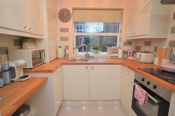 2 Bedroom Flat To Rent In Watlings Court, Norwich, NR2