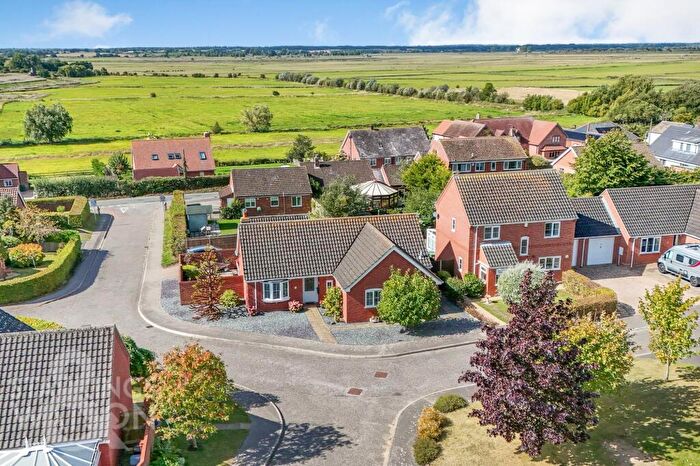 3 Bedroom Detached Bungalow For Sale In Yareview Close, Reedham, Norwich, NR13