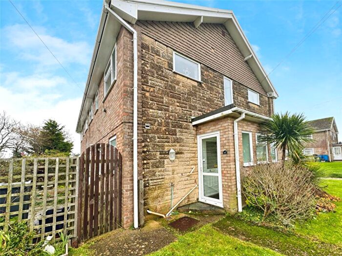 2 Bedroom Flat To Rent In Barton Close, PO32