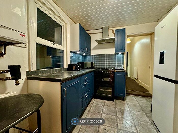4 Bedroom Terraced House To Rent In Radstock Road, Reading, RG1