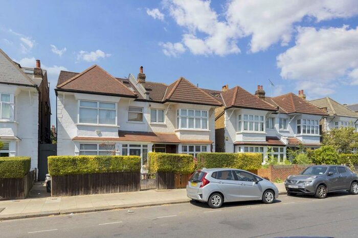 2 Bedroom Flat To Rent In Wormholt Road, London, W12