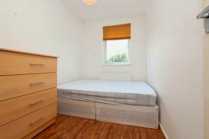4 Bedroom Maisonette To Rent In Cottage Street, London, E14