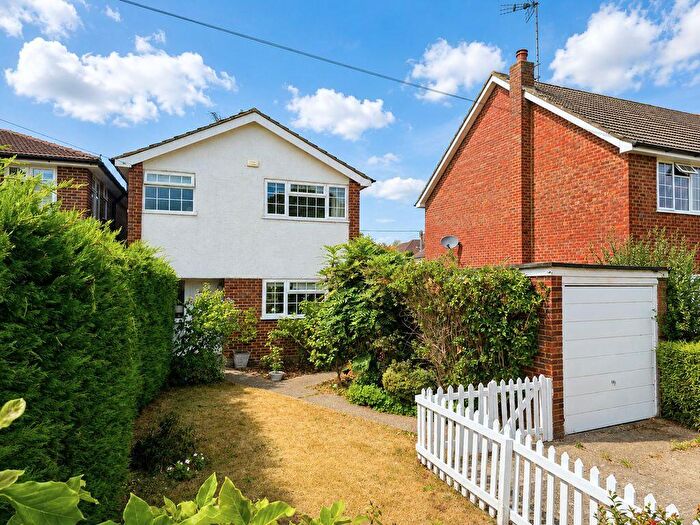 3 Bedroom Detached House For Sale In Woodside Avenue, Flackwell Heath, HP10