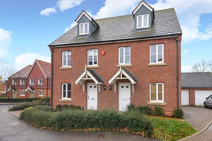 3 Bedroom Semi Detached House To Rent In Bullfinch Rise, Bracknell, RG12