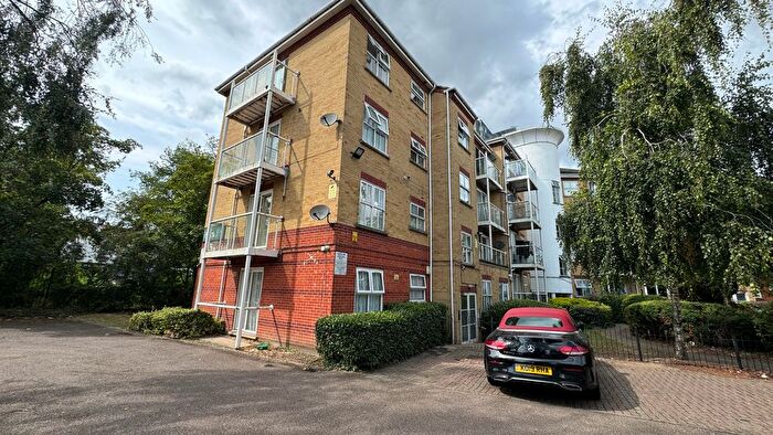 1 Bedroom Flat To Rent In Albert Road, Ilford, IG1