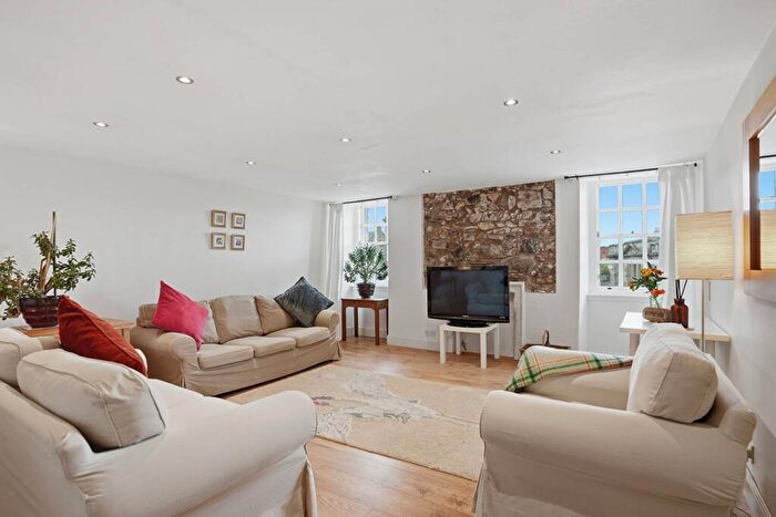 3 Bedroom Flat For Sale In / Bernard Street, Edinburgh, EH6
