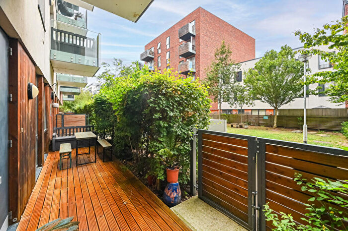 2 Bedroom Flat For Sale In Barry Blandford Way, , Bow, London, E3