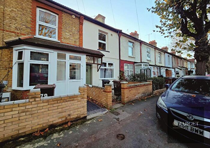 3 Bedroom Terraced House To Rent In Wedderburn Road, IG11