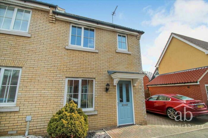 2 Bedroom Semi-Detached House To Rent In Curtis Way, Kesgrave, Ipswich, IP5