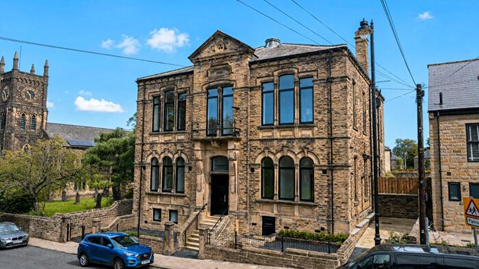 2 Bedroom Flat For Sale In Old Road, Farsley, Pudsey, West Yorkshire, LS28
