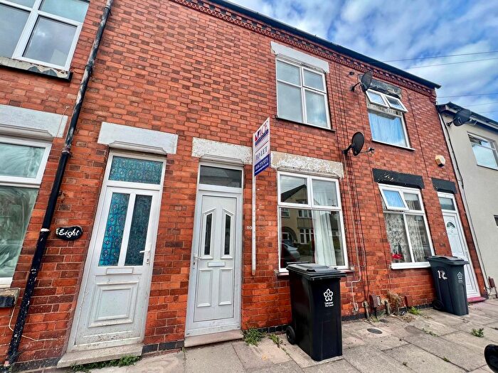 2 Bedroom Terraced House To Rent In Dunbar Road, LE4