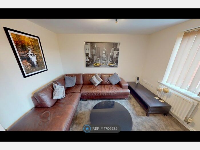 2 Bedroom Flat To Rent In Badger Road, West Timperley, Altrincham, WA14