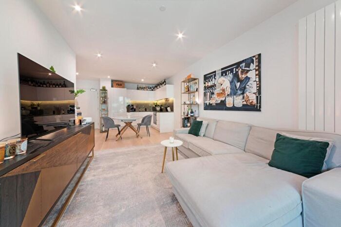 2 Bedroom Apartment For Sale In Marco Polo Tower, Bonnet Street, E16