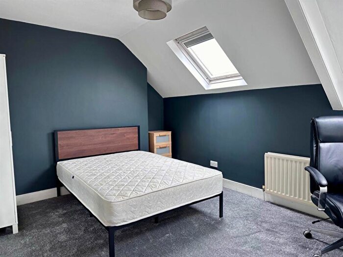 5 Bedroom Flat To Rent In Hazelwood Avenue, Jesmond, Newcastle Upon Tyne, NE2