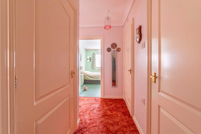 1 Bedroom Apartment For Sale In Green Lane, The Fountains Green Lane, L39