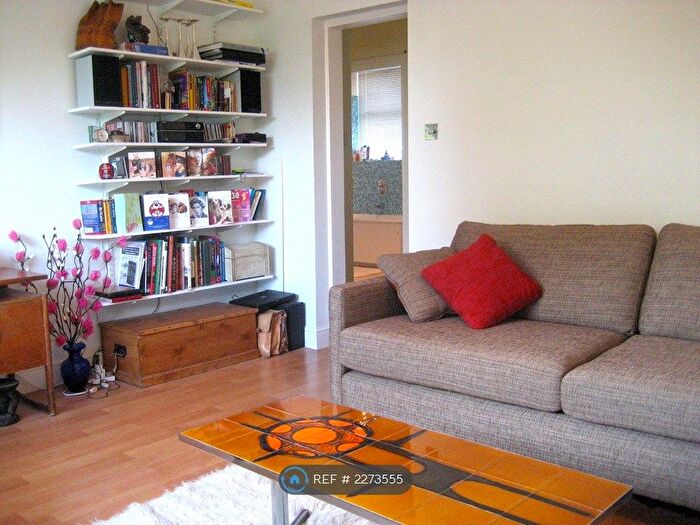 1 Bedroom Flat To Rent In Burnham Estate, London, E2