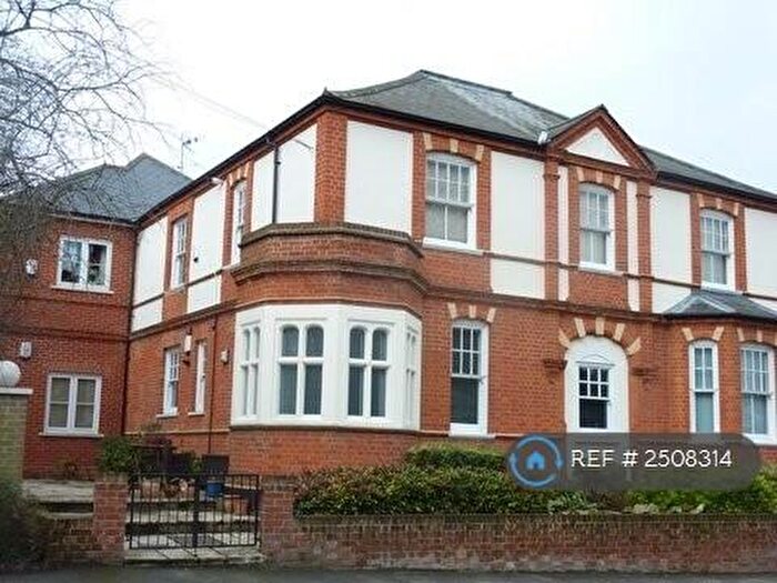 1 Bedroom Flat To Rent In High Street, Great Baddow, Chelmsford, CM2