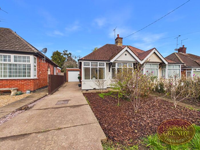 3 Bedroom Semi-Detached Bungalow For Sale In Northampton Lane South, Moulton, NN3