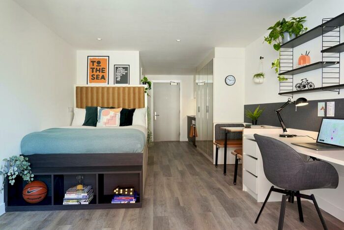 Apartment To Rent In Pelham Terrace, Brighton, BN2