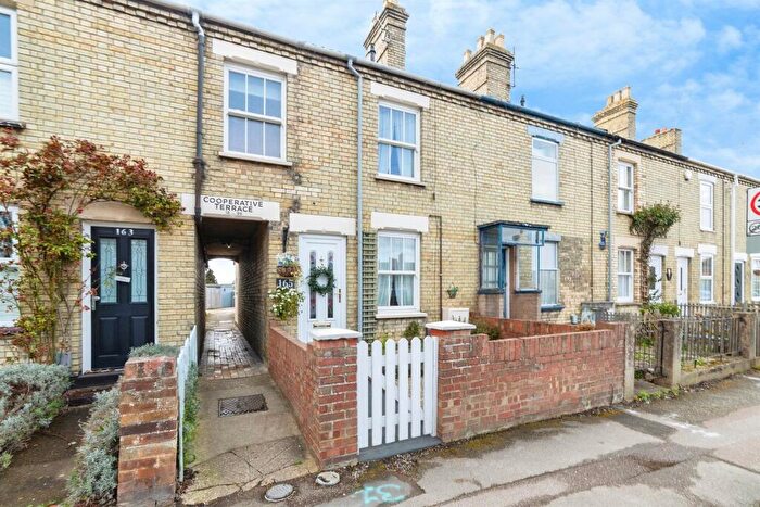 2 Bedroom Terraced House For Sale In High Street, Arlesey, SG15