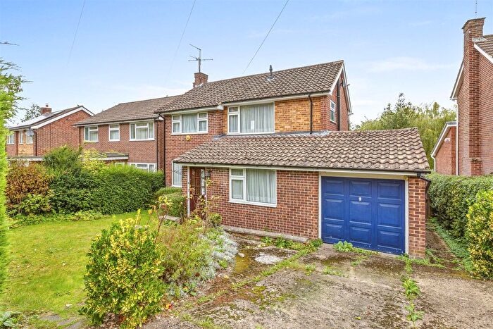 3 Bedroom Detached House For Sale In Beaconsfield Avenue, High Wycombe (No Chain), HP13