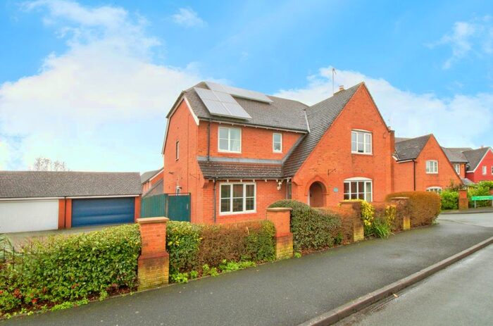 5 Bedroom Detached House For Sale In Old Farm Drive, Codsall, Wolverhampton, WV8