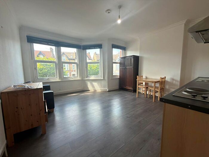1 Bedroom Flat To Rent In High Road, Wood Green, N22