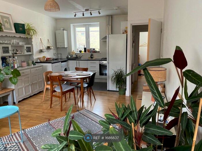 2 Bedroom Flat To Rent In Ashvale Road, London, SW17