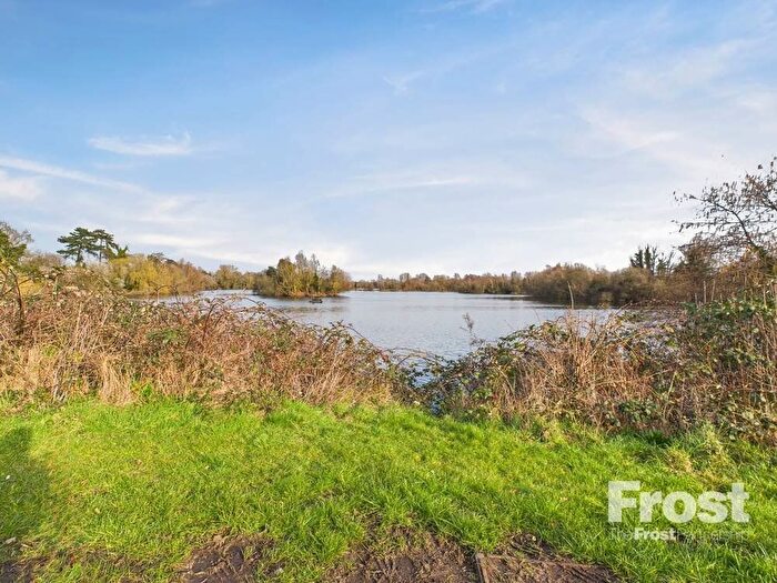 2 Bedroom End Of Terrace House For Sale In High Street, Wraysbury, Berkshire, TW19