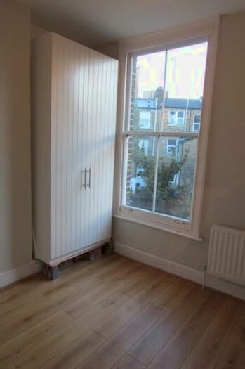1 Bedroom Flat To Rent In Graham Road, Hackney, E8