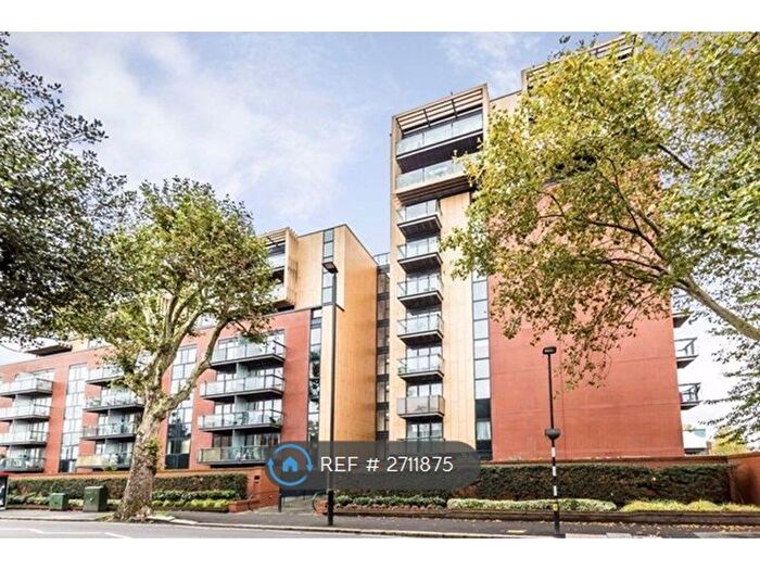 2 Bedroom Flat To Rent In London Road, Isleworth, TW7