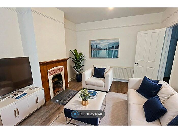 4 Bedroom Semi-detached House To Rent In Hinton Way, Great Shelford, Cambridge, CB22