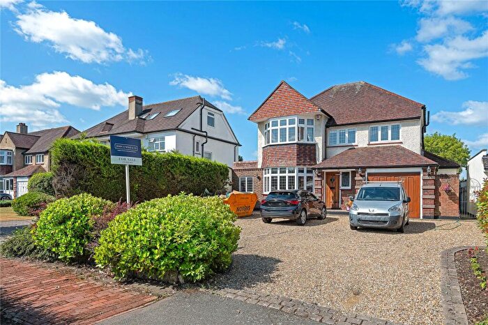 4 Bedroom Detached House For Sale In Wickham Way, Beckenham, BR3