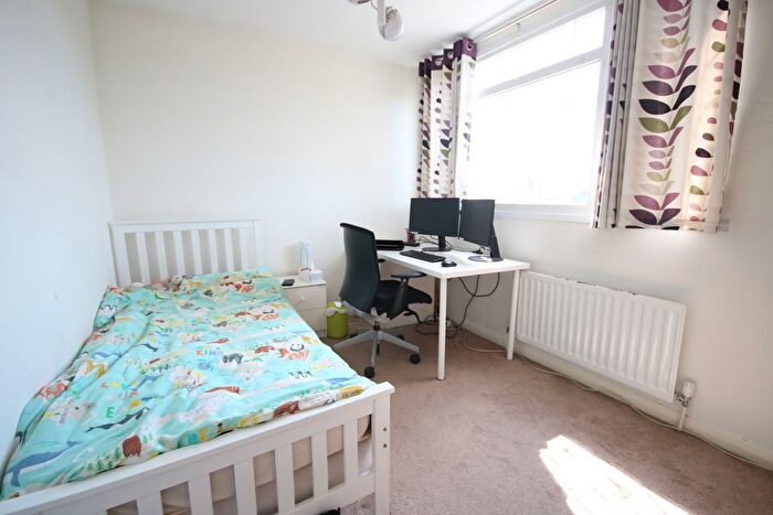 3 Bedroom End Of Terrace House For Sale In Maytree Close, Edgware, HA8