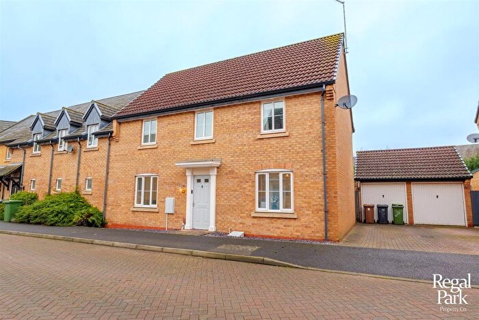4 Bedroom Semi-Detached House For Sale In Sprigs Road, Hampton Hargate, Peterborough, PE7