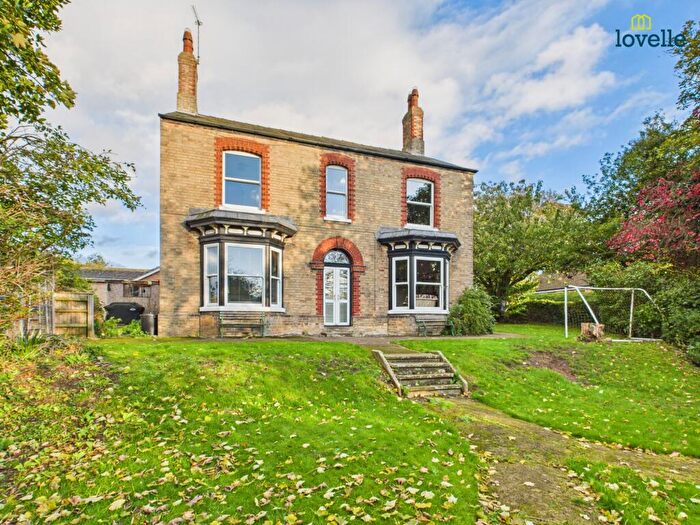4 Bedroom Detached House For Sale In South Dale, Caistor, LN7