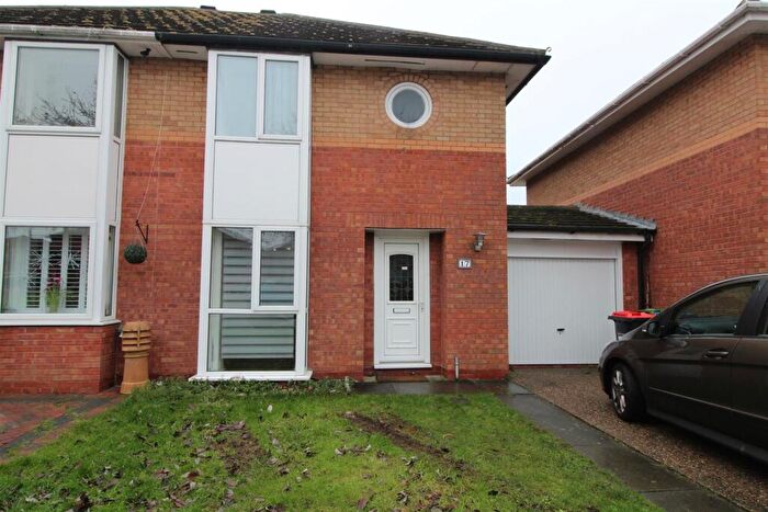 3 Bedroom Semi-Detached House To Rent In St Stephens Drive, Bolbeck Park, Milton Keynes, MK15