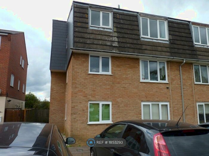 2 Bedroom Flat To Rent In Ozier Court, Saffron Walden, CB11