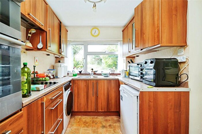 2 Bedroom Bungalow For Sale In Wroslyn Road, Freeland, OX29