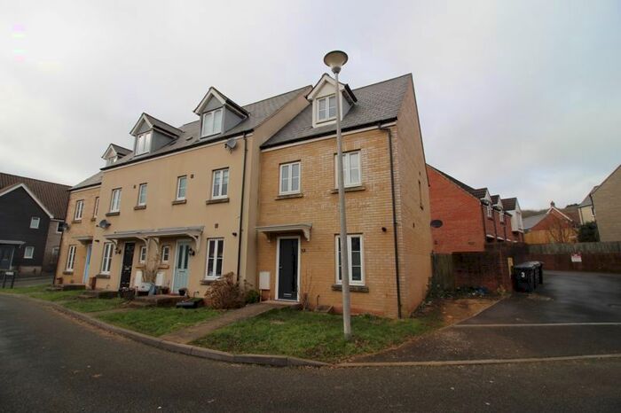 3 Bedroom Property To Rent In Fishers Mead, Bristol, BS41