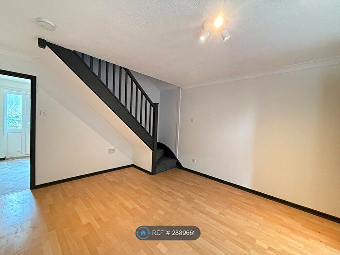 2 Bedroom Semi-detached House To Rent In Spires Walk, Barry, CF63